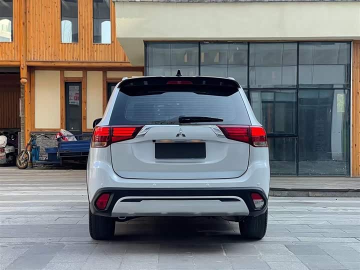 Фото 6 - Mitsubishi Outlander