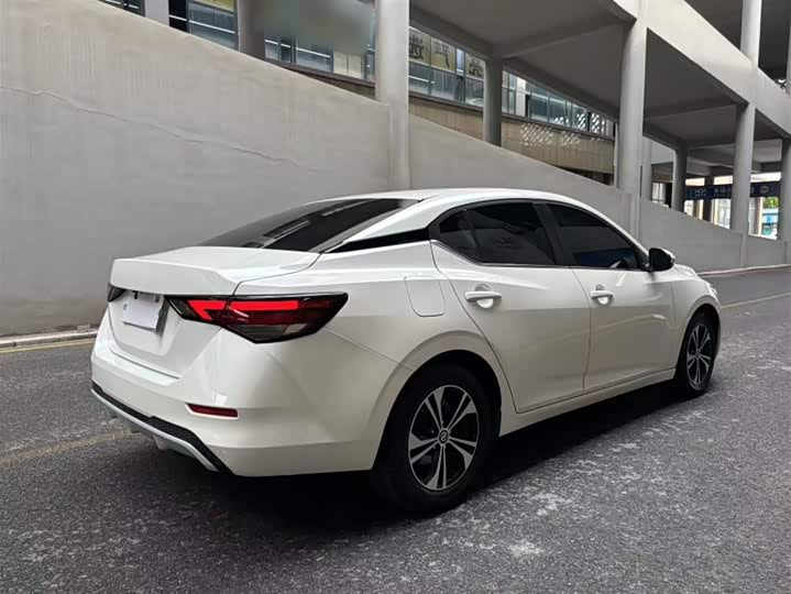 Фото 6 - Nissan Sylphy