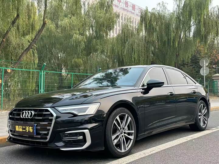 Фото 1 - Audi A6L