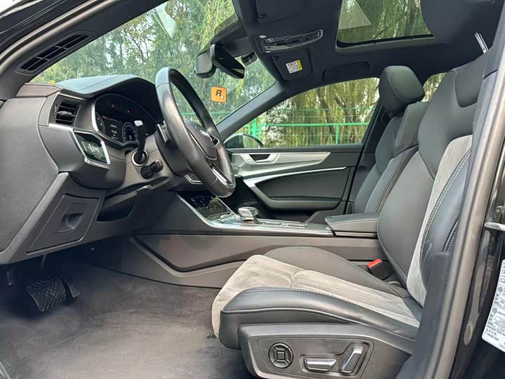 Фото 10 - Audi A6L