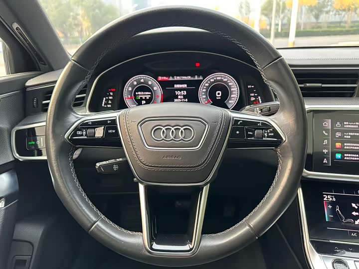 Фото 17 - Audi A6L