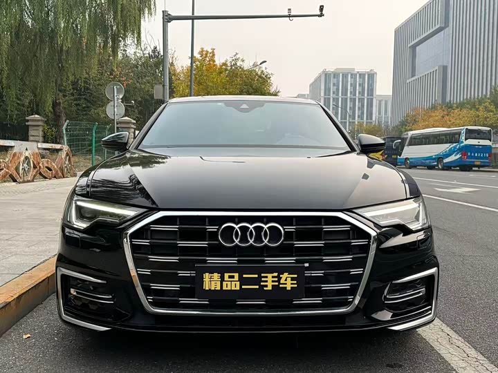 Фото 3 - Audi A6L