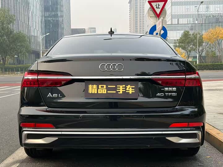 Фото 7 - Audi A6L