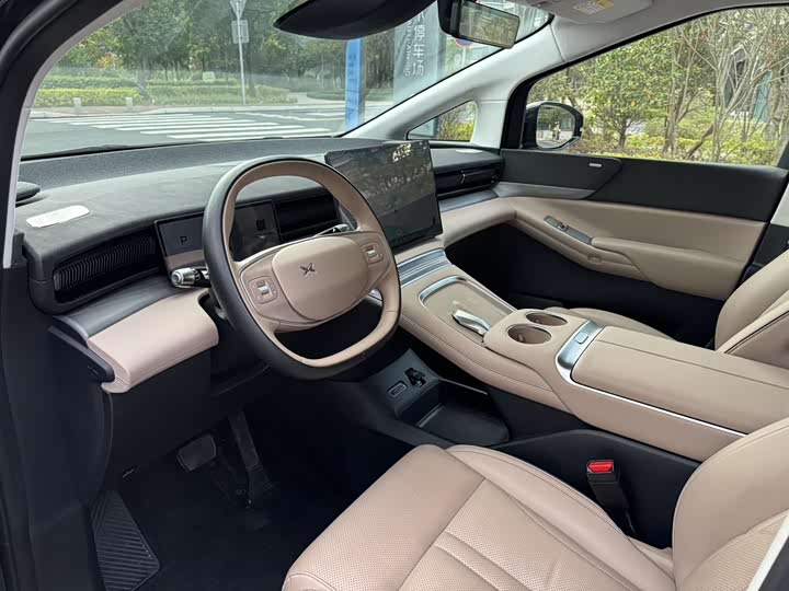 Фото 6 - XPeng X9