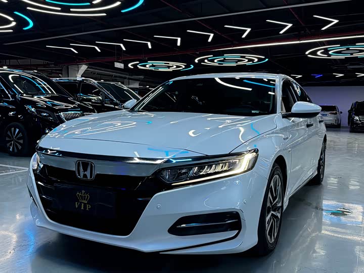 Фото 1 - Honda Accord