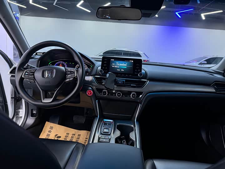 Фото 11 - Honda Accord