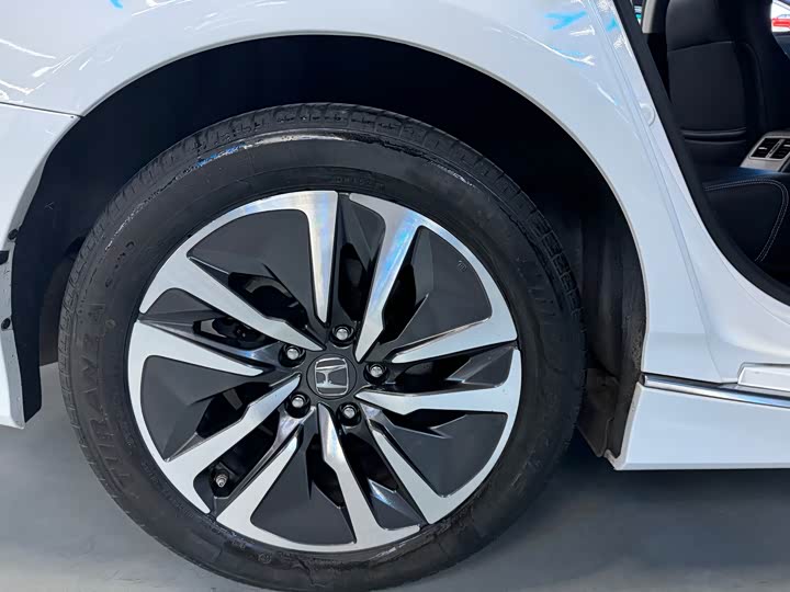 Фото 15 - Honda Accord