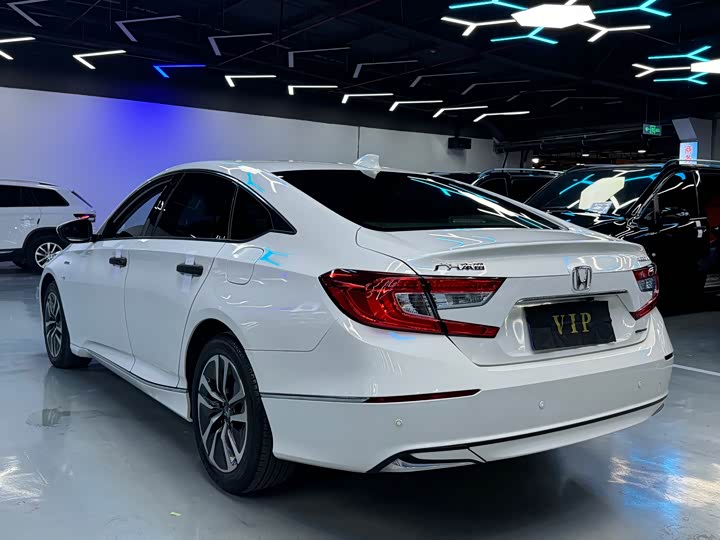 Фото 20 - Honda Accord