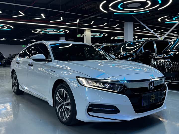 Фото 3 - Honda Accord