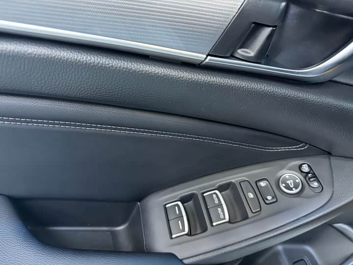 Фото 5 - Honda Accord