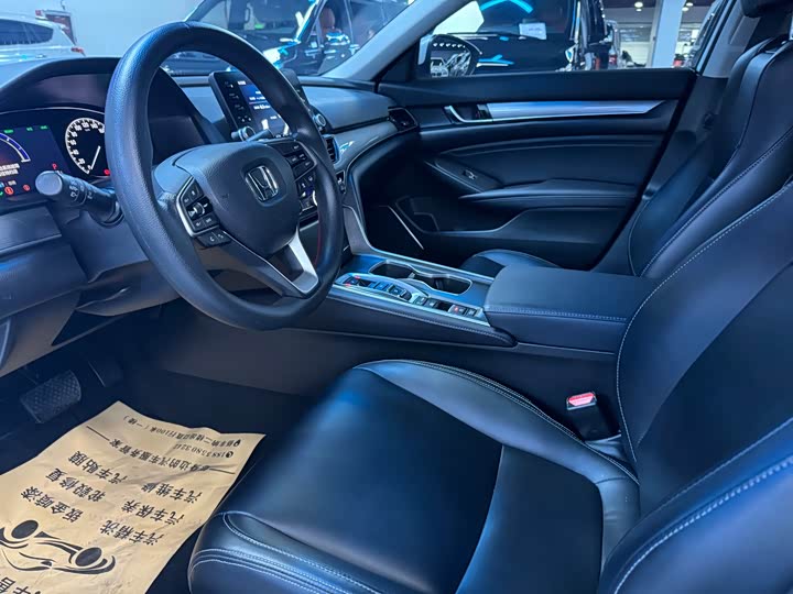 Фото 6 - Honda Accord