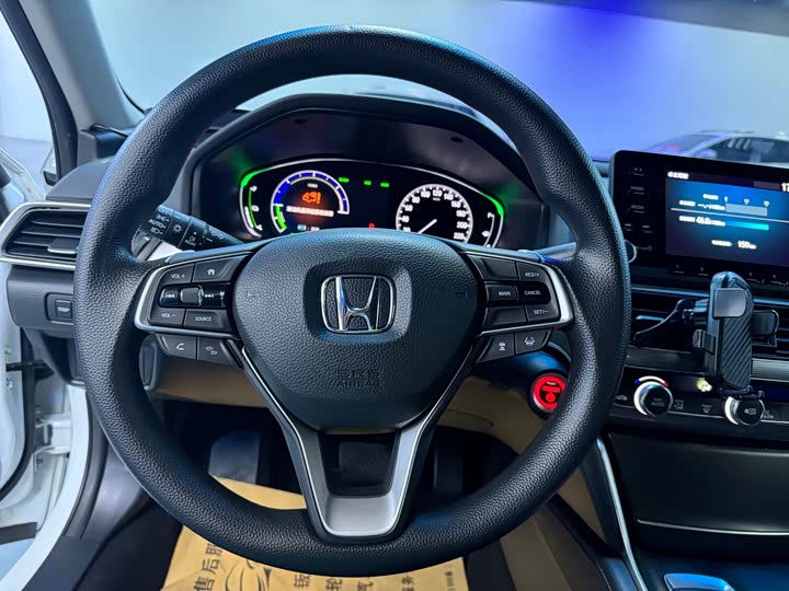 Фото 7 - Honda Accord