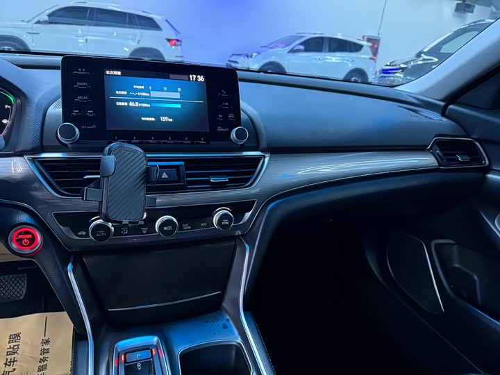 Фото 8 - Honda Accord