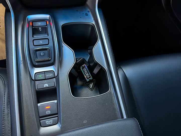 Фото 9 - Honda Accord