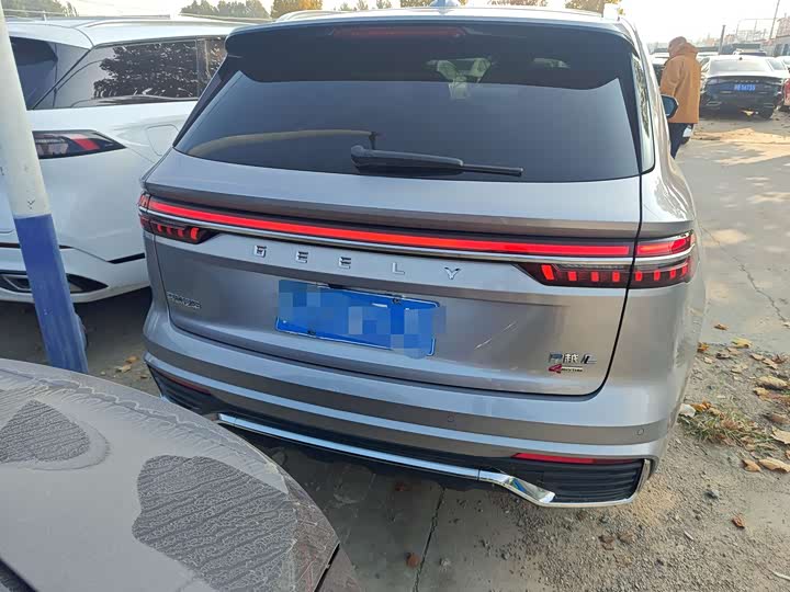 Фото 8 - Geely Monjaro