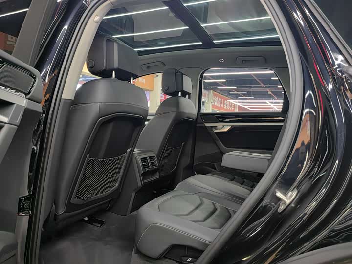 Фото 10 - Volkswagen Touareg