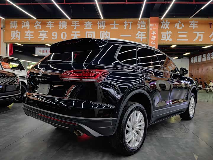 Фото 11 - Volkswagen Touareg