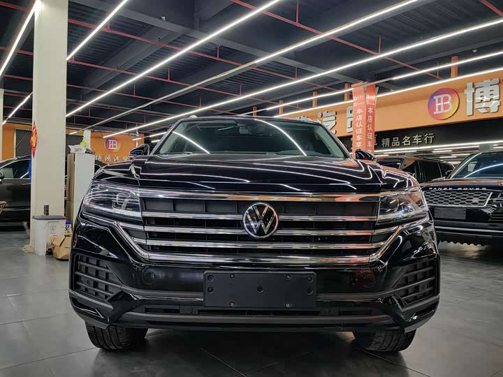 Фото 2 - Volkswagen Touareg