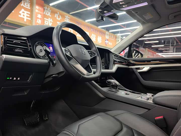 Фото 6 - Volkswagen Touareg