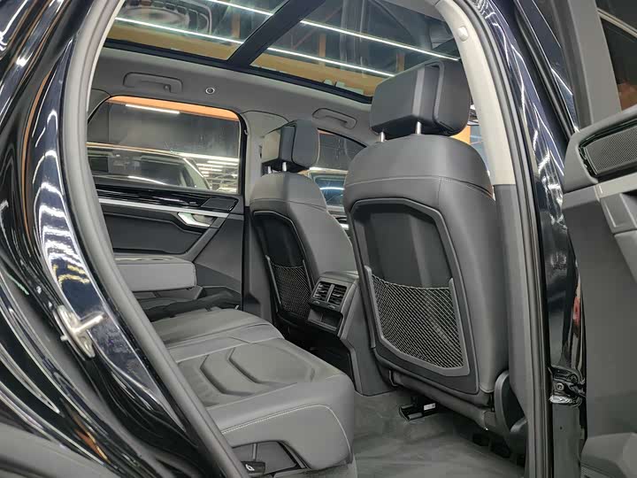 Фото 8 - Volkswagen Touareg