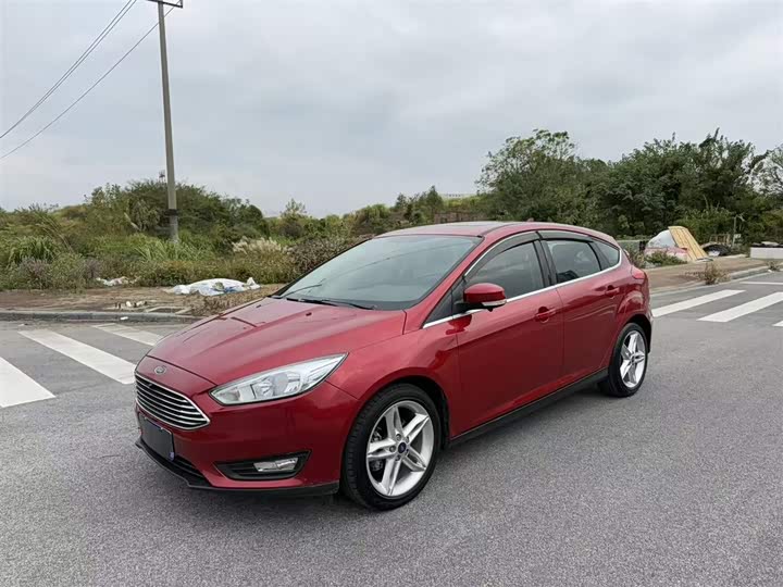 Фото 1 - Ford Focus