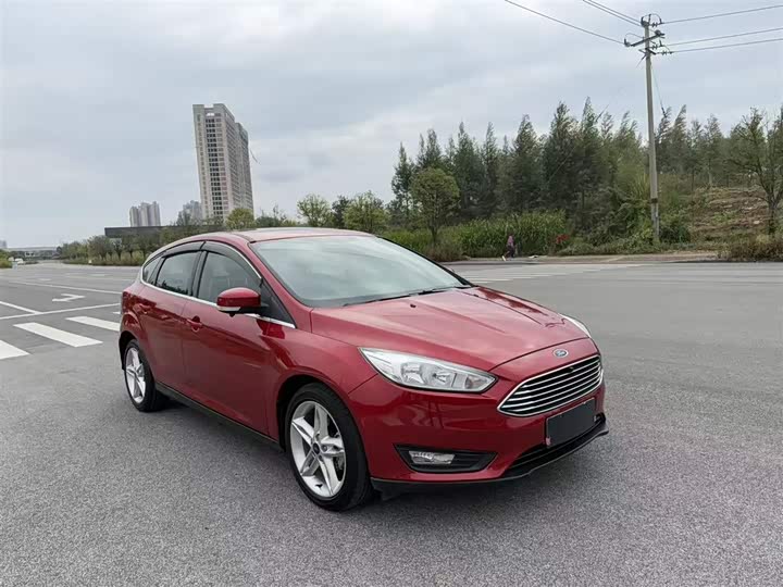 Фото 4 - Ford Focus