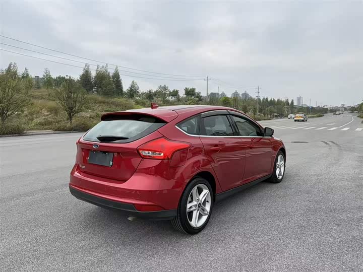 Фото 6 - Ford Focus