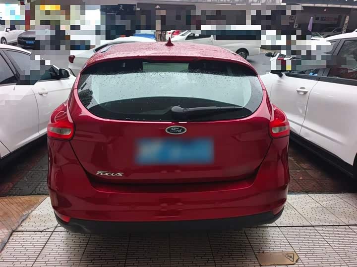 Фото 7 - Ford Focus