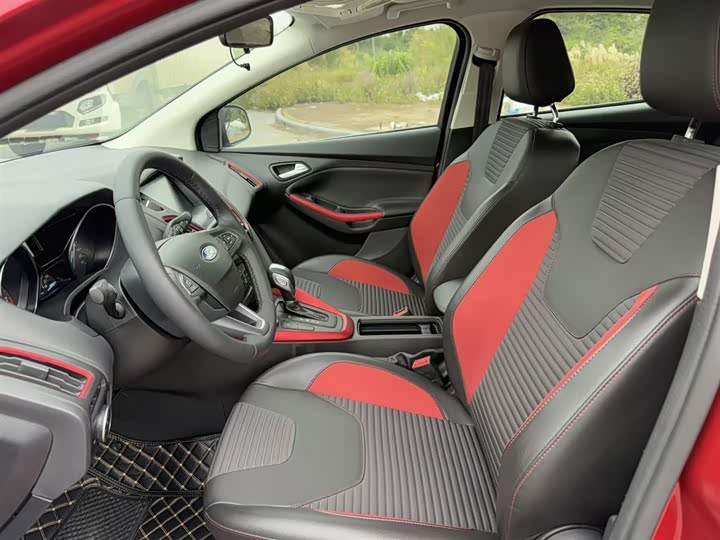 Фото 9 - Ford Focus