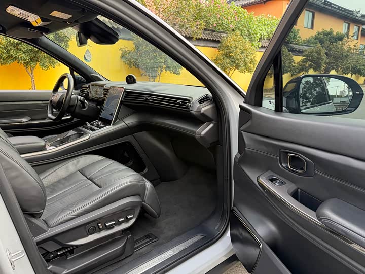 Фото 13 - Nio ES8