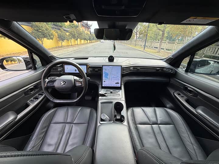 Фото 15 - Nio ES8