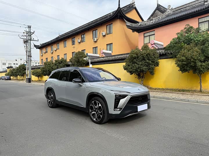 Фото 2 - Nio ES8