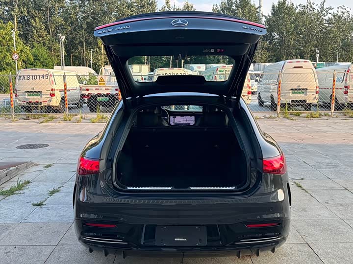 Фото 16 - Mercedes-Benz EQS