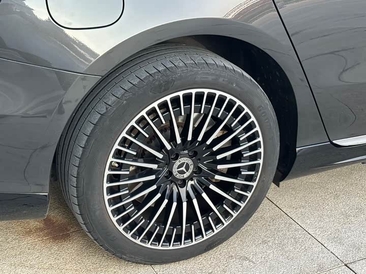 Фото 19 - Mercedes-Benz EQS