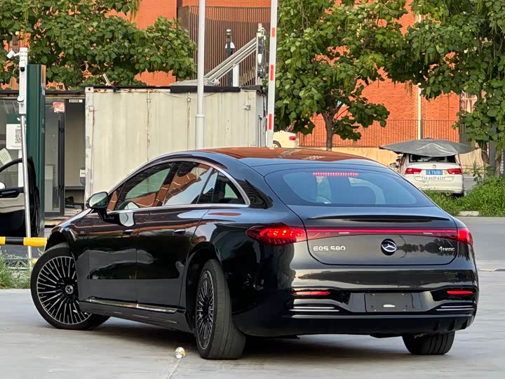 Фото 7 - Mercedes-Benz EQS