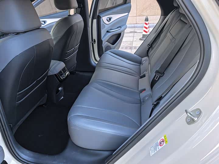 Фото 10 - BYD Seal 07 DM-i Hybrid