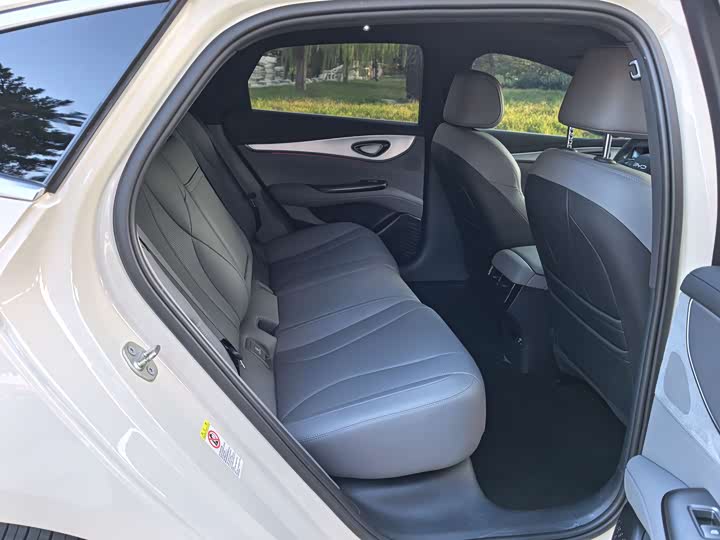 Фото 11 - BYD Seal 07 DM-i Hybrid