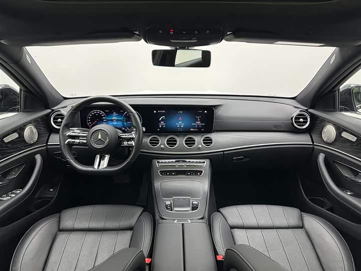 Фото 23 - Mercedes-Benz E-Class