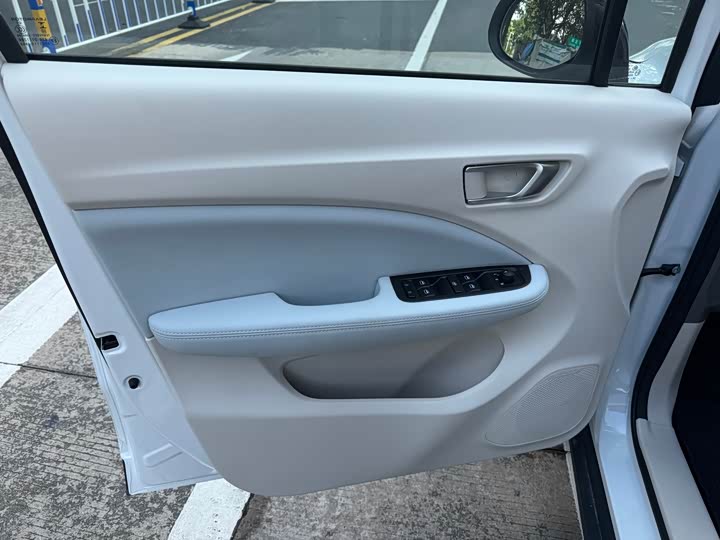 Фото 10 - Leapmotor T03