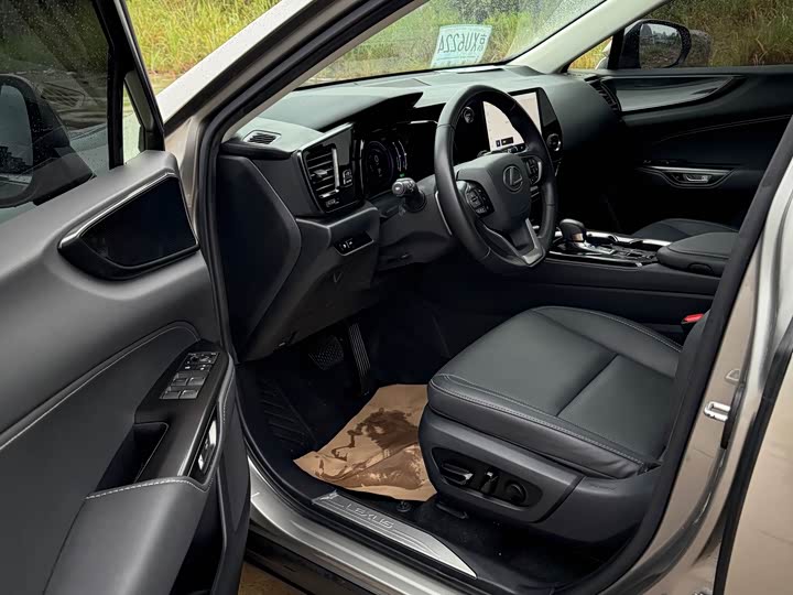 Фото 4 - Lexus NX