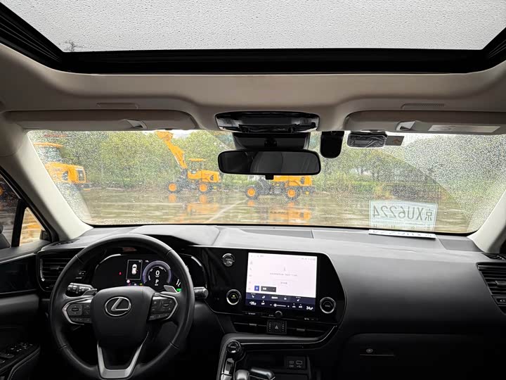 Фото 6 - Lexus NX