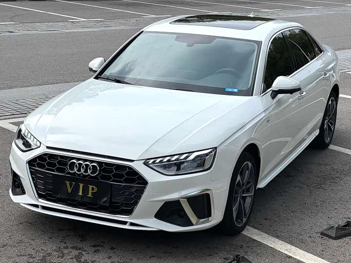 Фото 1 - Audi A4L