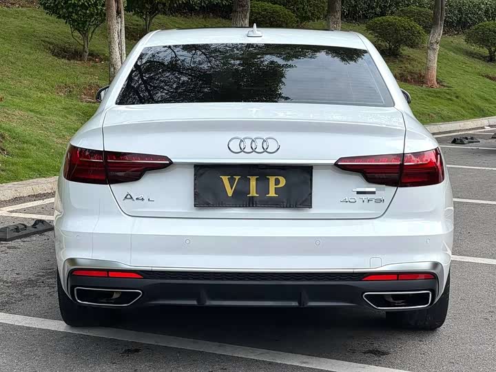 Фото 9 - Audi A4L