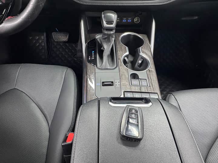 Фото 15 - Toyota Highlander