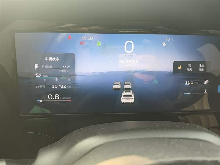 Фото 12 - Geely Monjaro