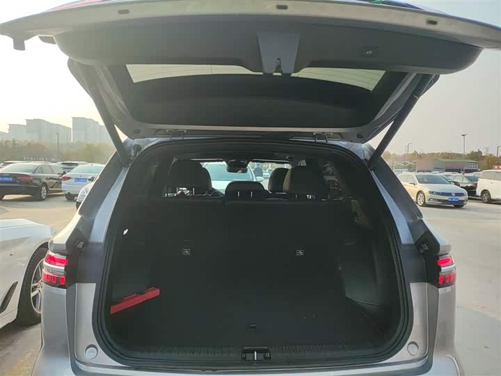 Фото 19 - Geely Monjaro