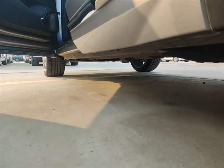 Фото 22 - Geely Monjaro