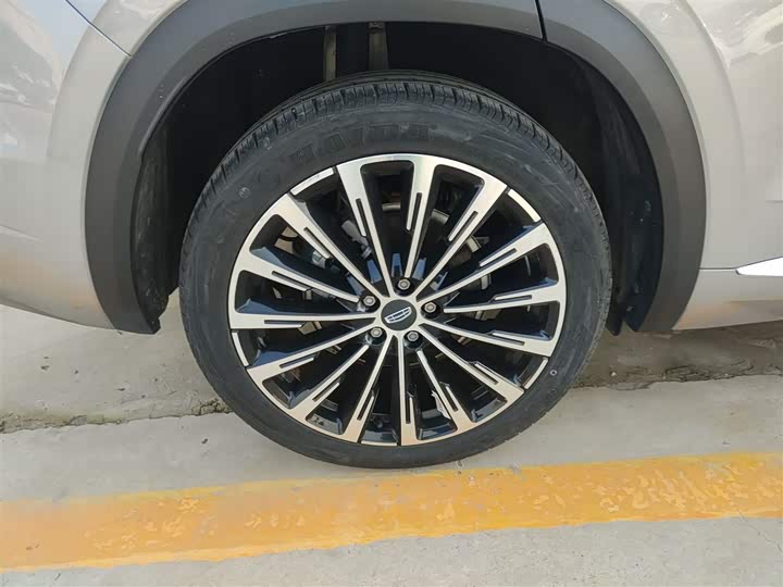 Фото 26 - Geely Monjaro