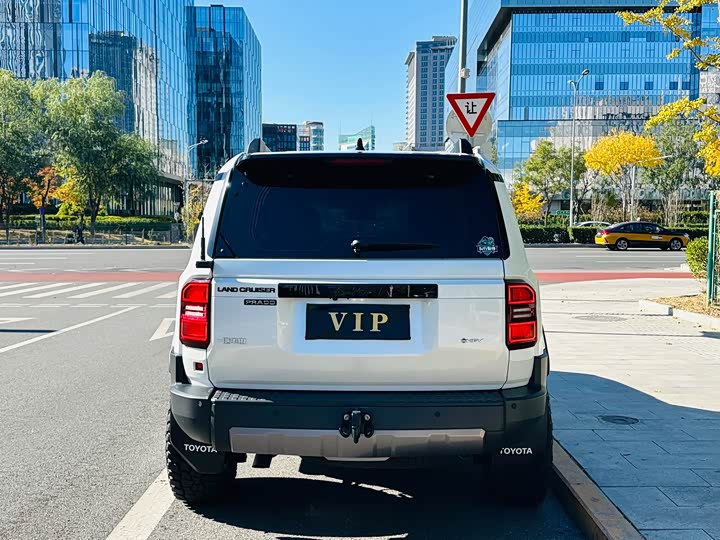 Фото 5 - Toyota Prado