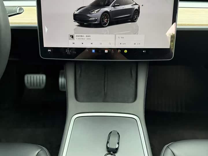 Фото 13 - Tesla Model 3